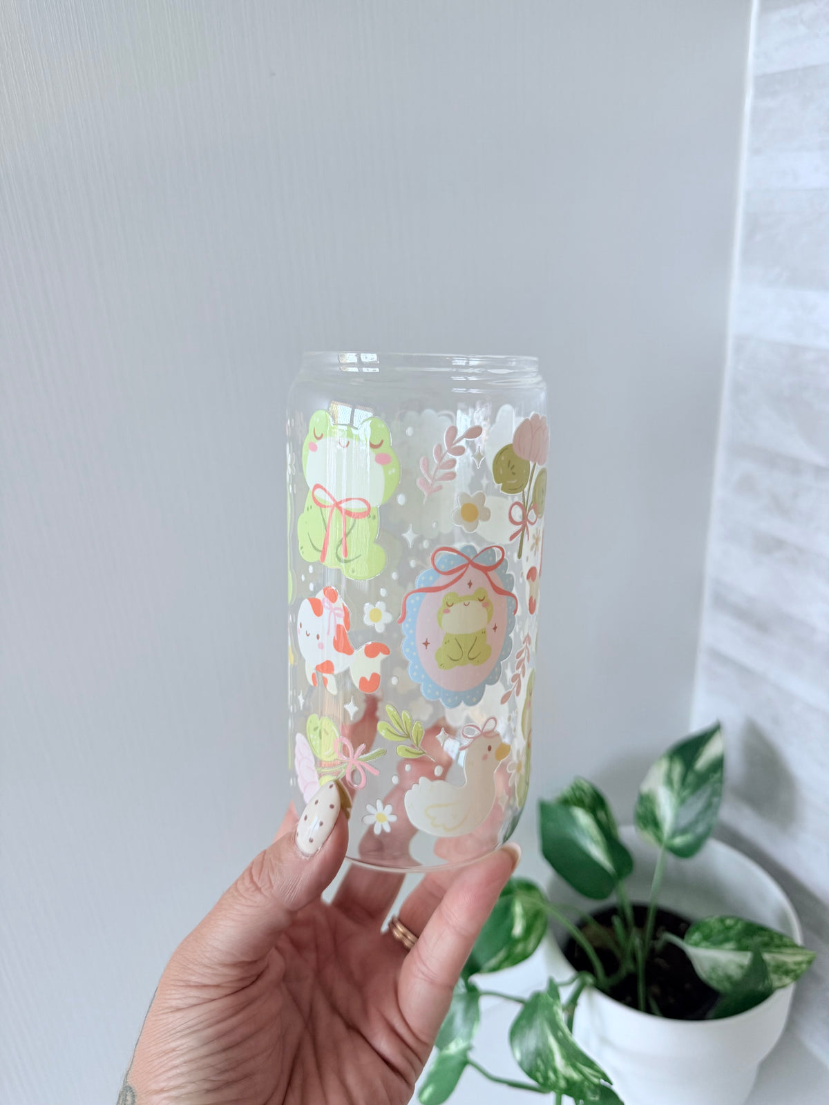 Pond Friends Glass Can