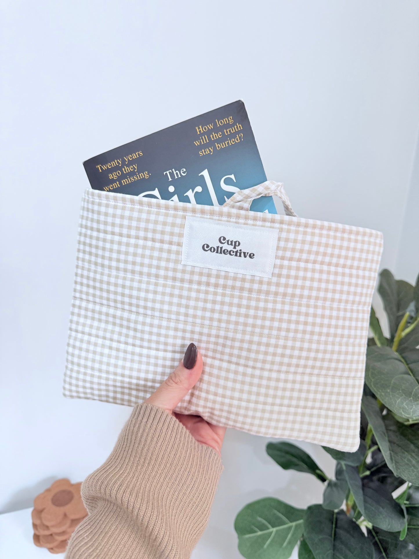 Millie Book Sleeve - Hibiscus