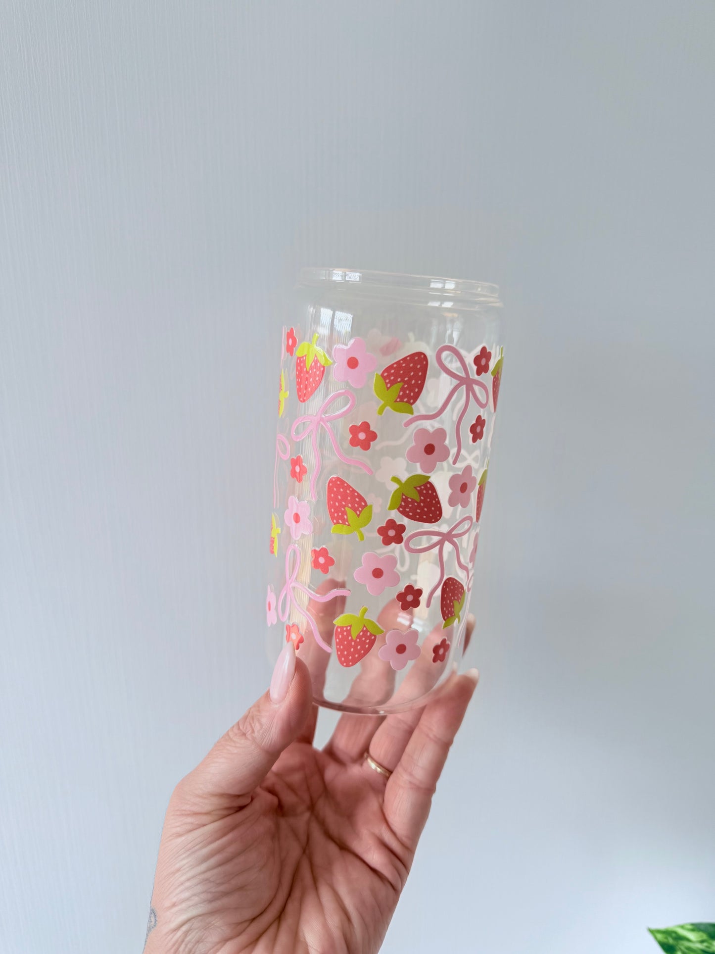 Strawberry/Bow Glass Can