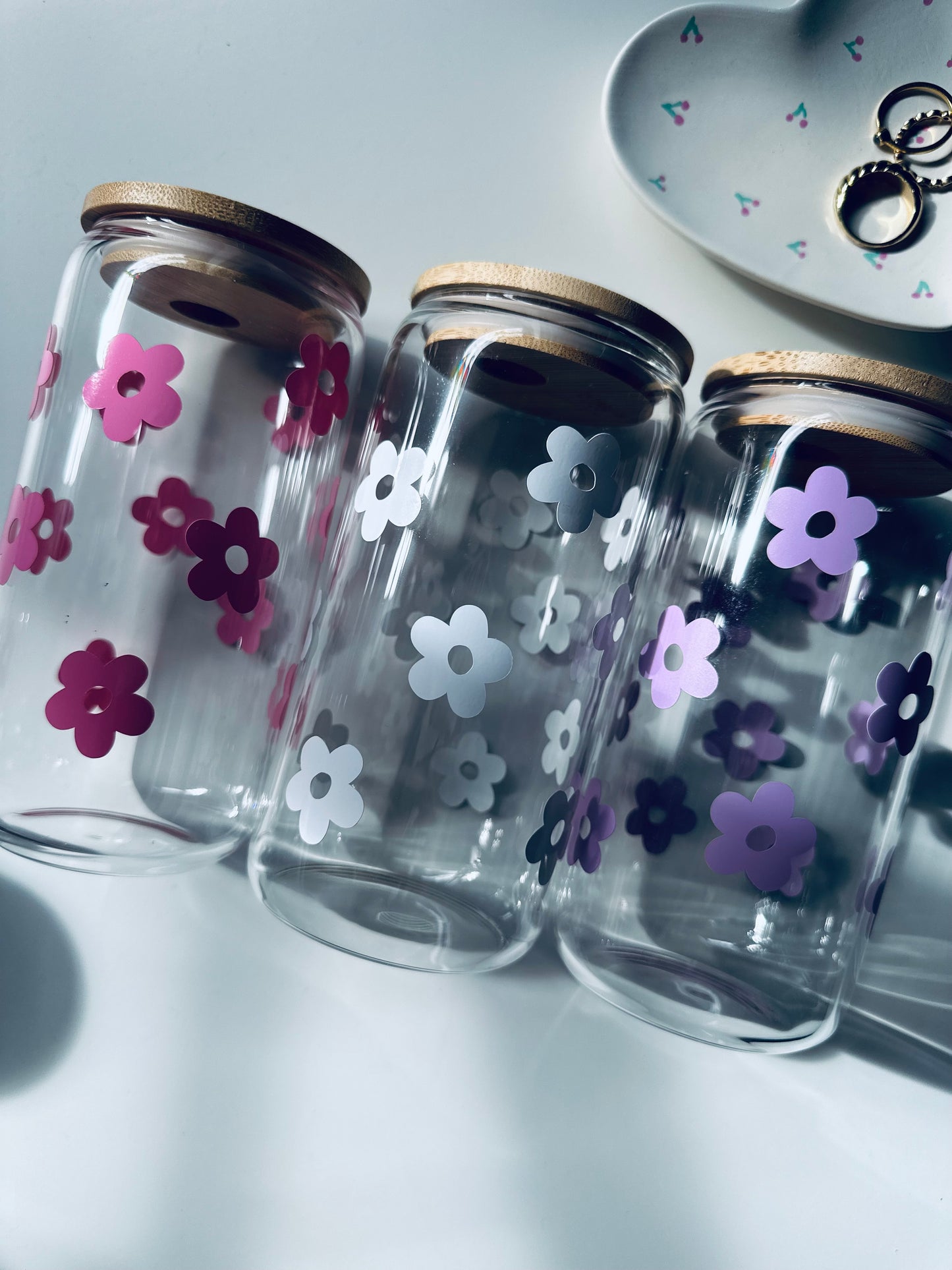 Daisy Glass Can